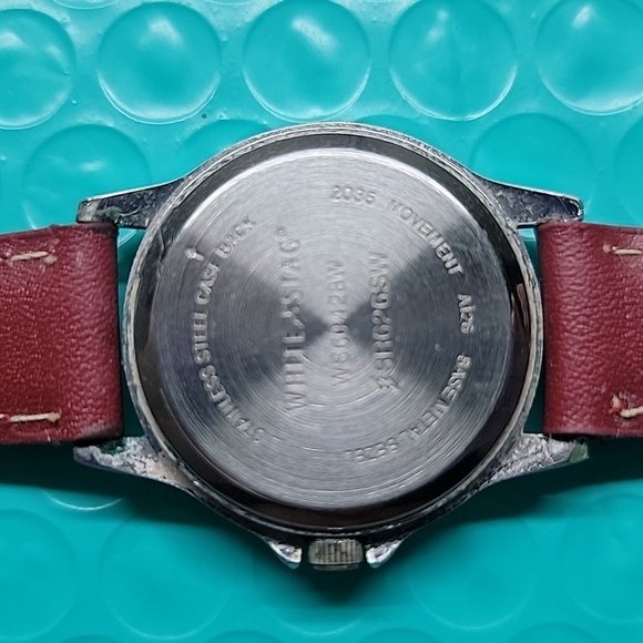 GUC White Stag Easy Read Dial Wrist Watch - Picture 5 of 5